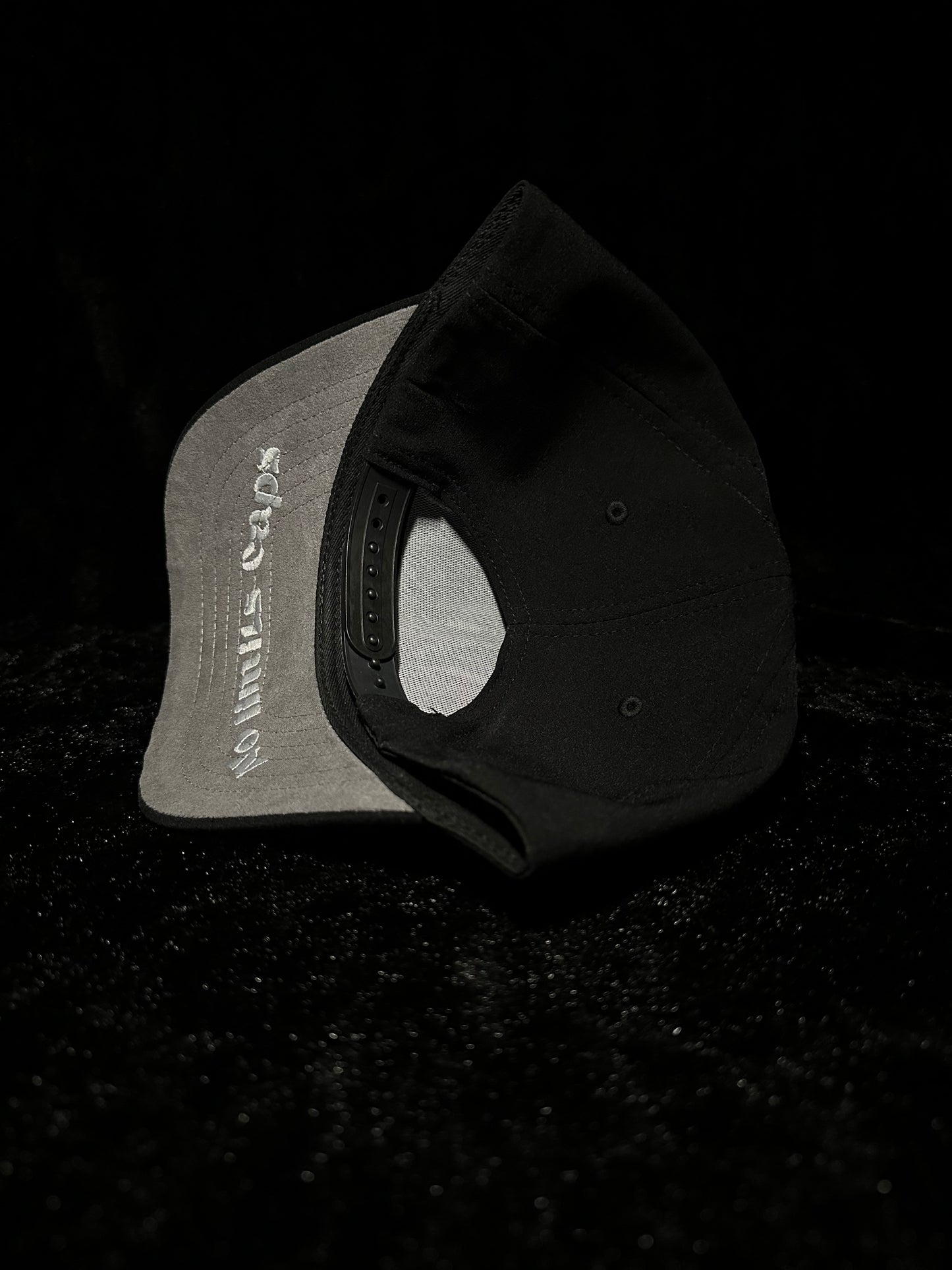 Mx Old English (Black)