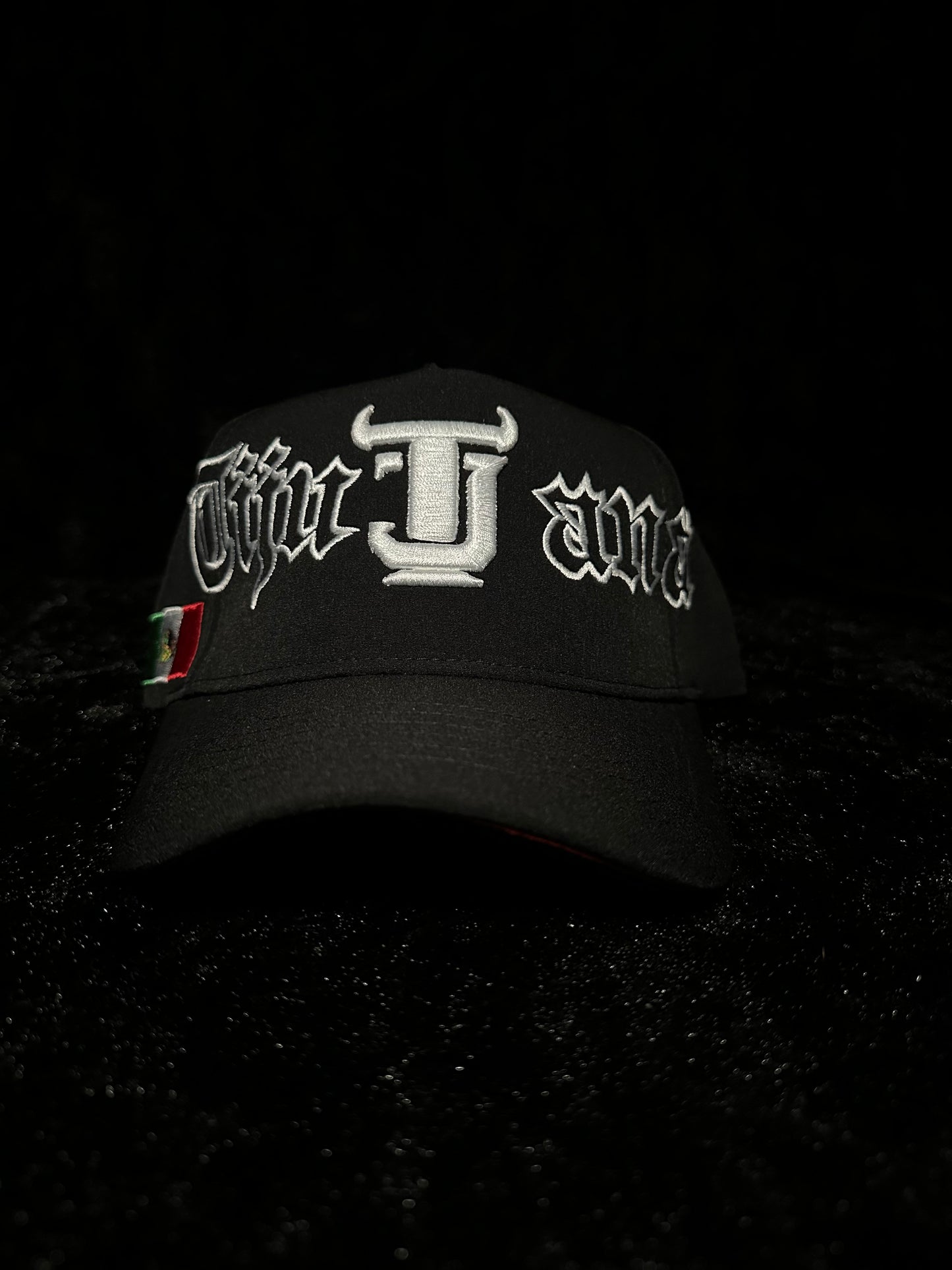 TJ Old English (Black)
